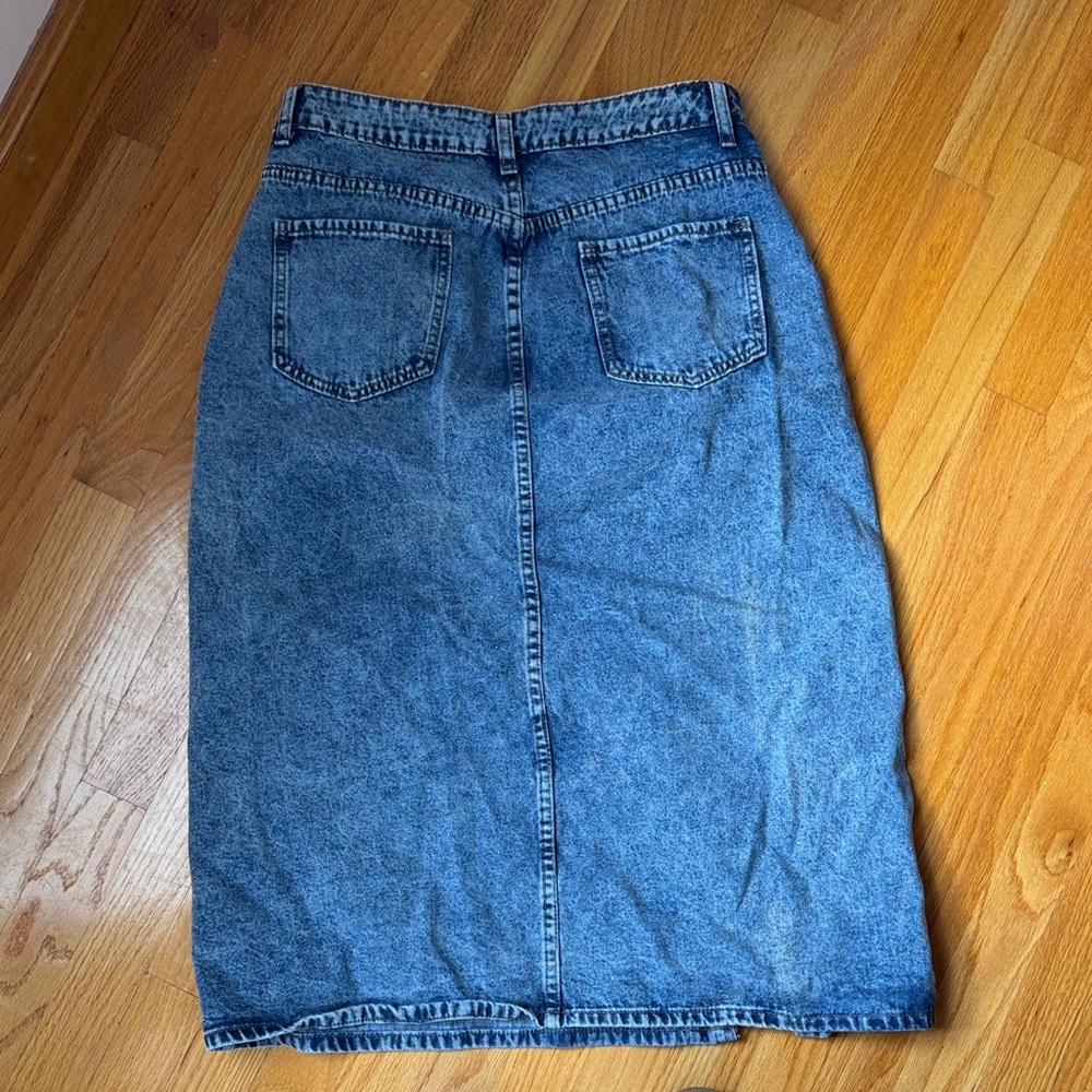 SHEIN Acid Wash Denim Midi Skirt in Light Blue with Front Slit - Picture 3 of 4